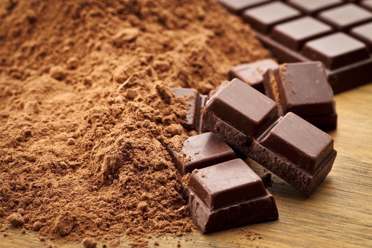Chocolate pictures. Шоколад. Красивый шоколад. Шоколад фото. Шоколад фон.